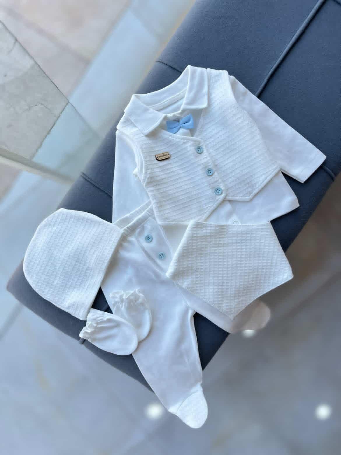 ست نوزادی جلیغه دکمه شلوار دکمه سفید کد ۳۲۳